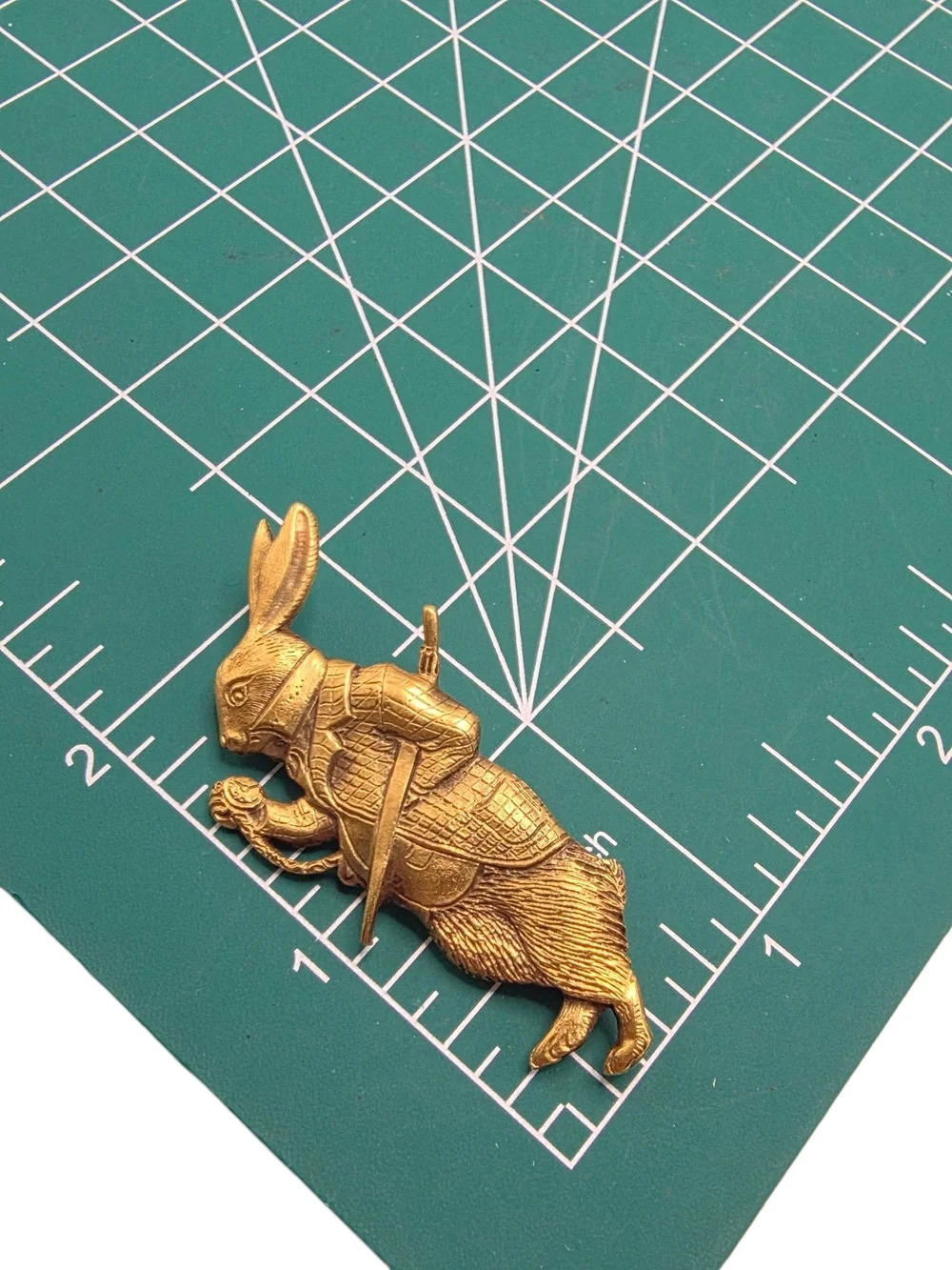 Vintage 1991 C&G AIC White Rabbit Alice In Wonderland Brooch Pin Gold Tone *RARE